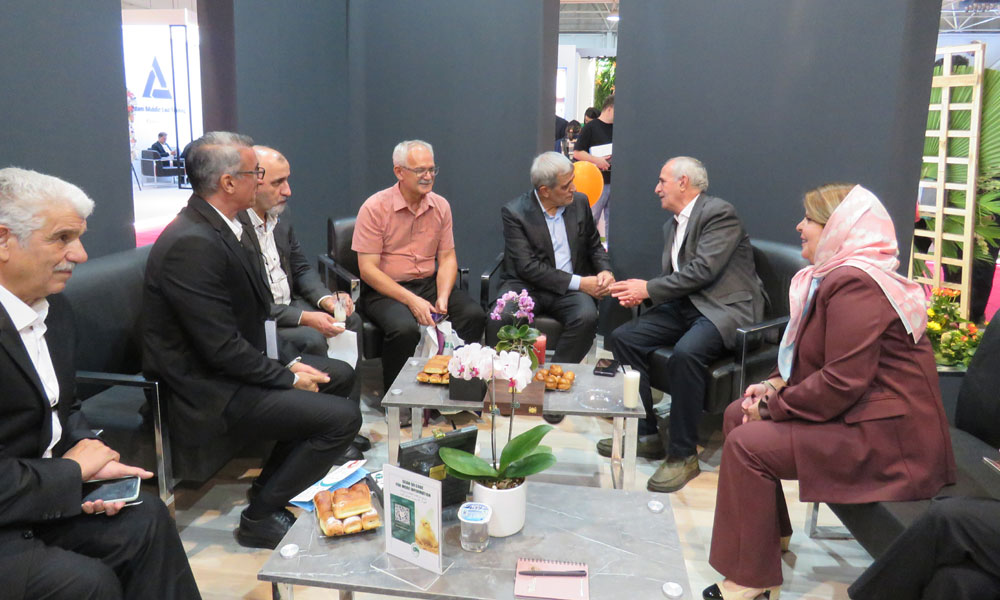 بازدید «دکتر عباسعلی مطلبی» از بیست و چهارمین نمایشگاه بین المللی دام و طیور-image-1