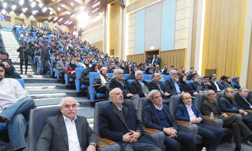 سیزدهمین کنگره ملی و نخستین کنگره بین‌المللی دانشجویان دامپزشکی-image-1