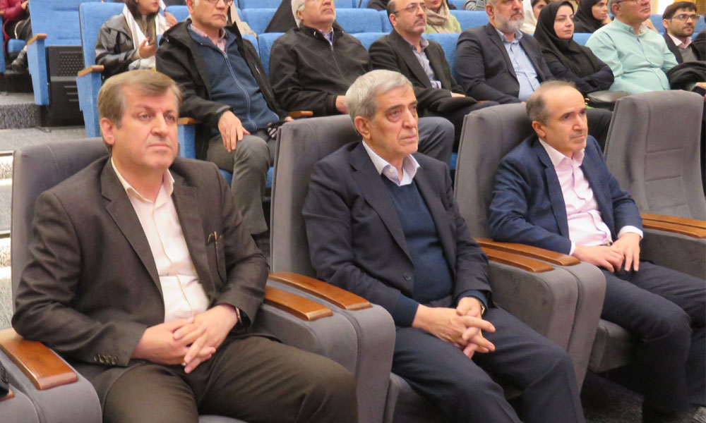 سیزدهمین کنگره ملی و نخستین کنگره بین‌المللی دانشجویان دامپزشکی-image-1