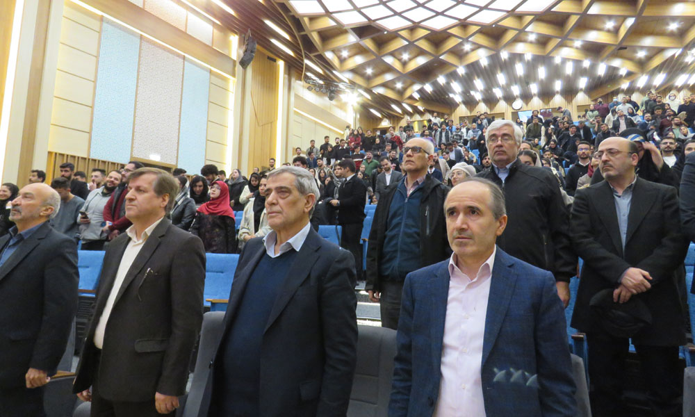 سیزدهمین کنگره ملی و نخستین کنگره بین‌المللی دانشجویان دامپزشکی-image-1