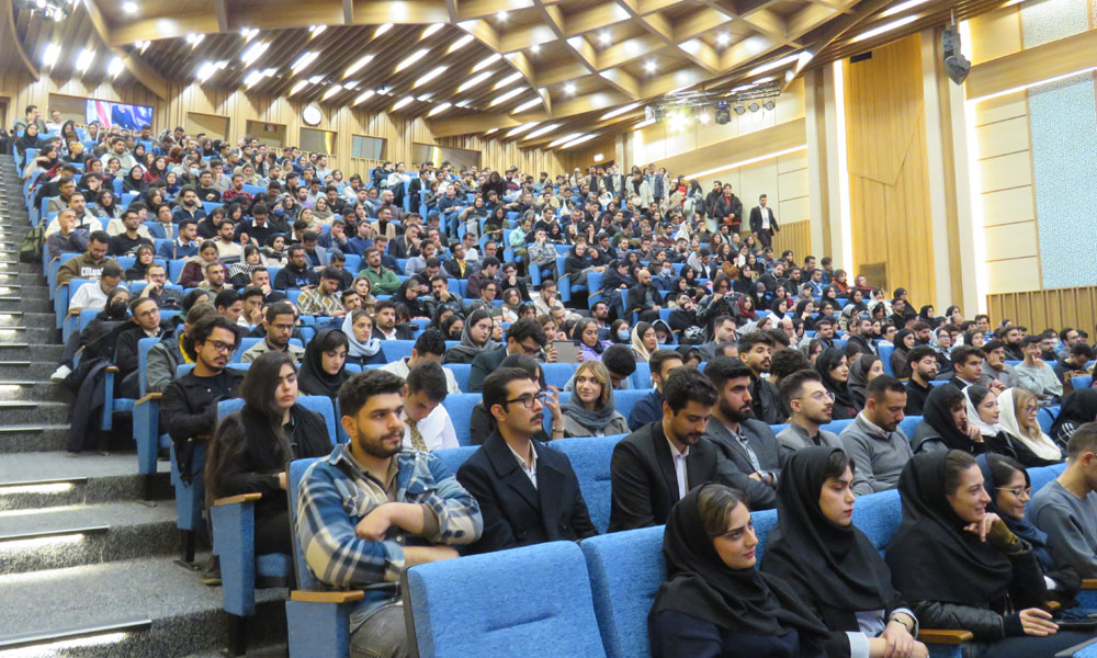 سیزدهمین کنگره ملی و نخستین کنگره بین‌المللی دانشجویان دامپزشکی-image-1