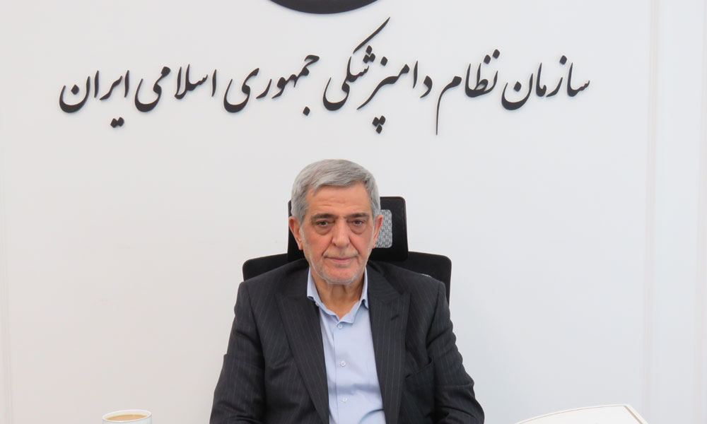 دکتر عباسعلی مطلبی: نمایشگاه‌ها نماد هم‌افزایی دانش، تجربه و فناوری در خدمت صنعت دامپزشکی هستند