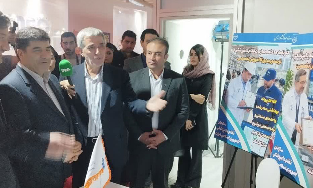 حضور «دکتر اکبر فتحی» معاون برنامه ریزی و اقتصادی وزارت جهاد کشاورزی در غرفه سازمان نظم دامپزشکی 