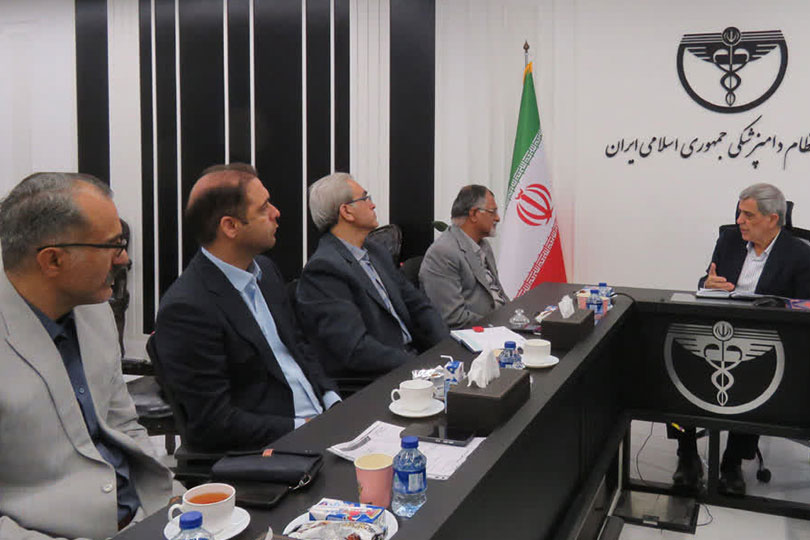 تأکید دکتر مطلبی بر حمایت از داروخانه‌داران دامپزشکی و پیگیری اصلاح مقررات صنفی